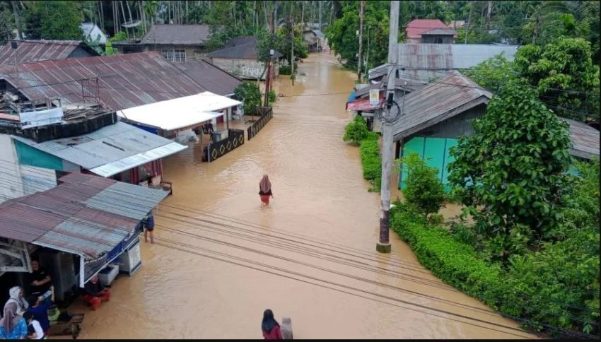 Banjir Terjang Solok, 3.362 Warga Terdampak dan Puluhan Rumah Rusak