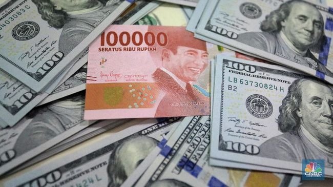 Nilai Tukar Rupiah Melemah, Tertekan Dolar AS