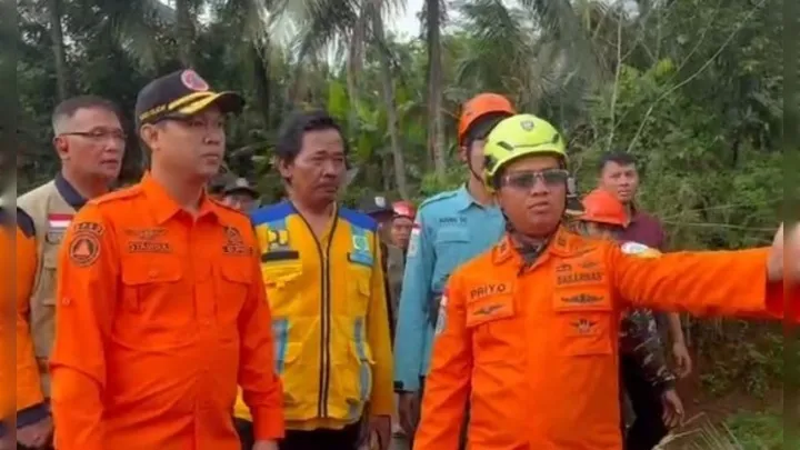 Upaya Maksimal: Bupati Cilacap Minta Tim Gabungan Percepat Pencarian Korban Longsor Cibeunying