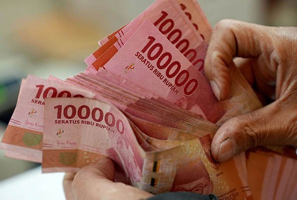 Pagi Ini Rupiah Bergerak Naik, Tekan Laju Dolar AS