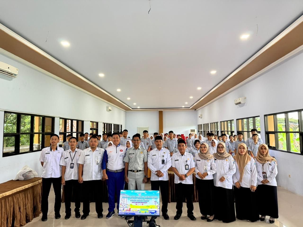 Menguatkan Peran Guru Jasa Raharja Cabang Malang Gelar Sosialisasi PPKL (Pengajar Peduli Keselamatan Lalu Lintas) di SMAN 1 Turen Kab. Malang