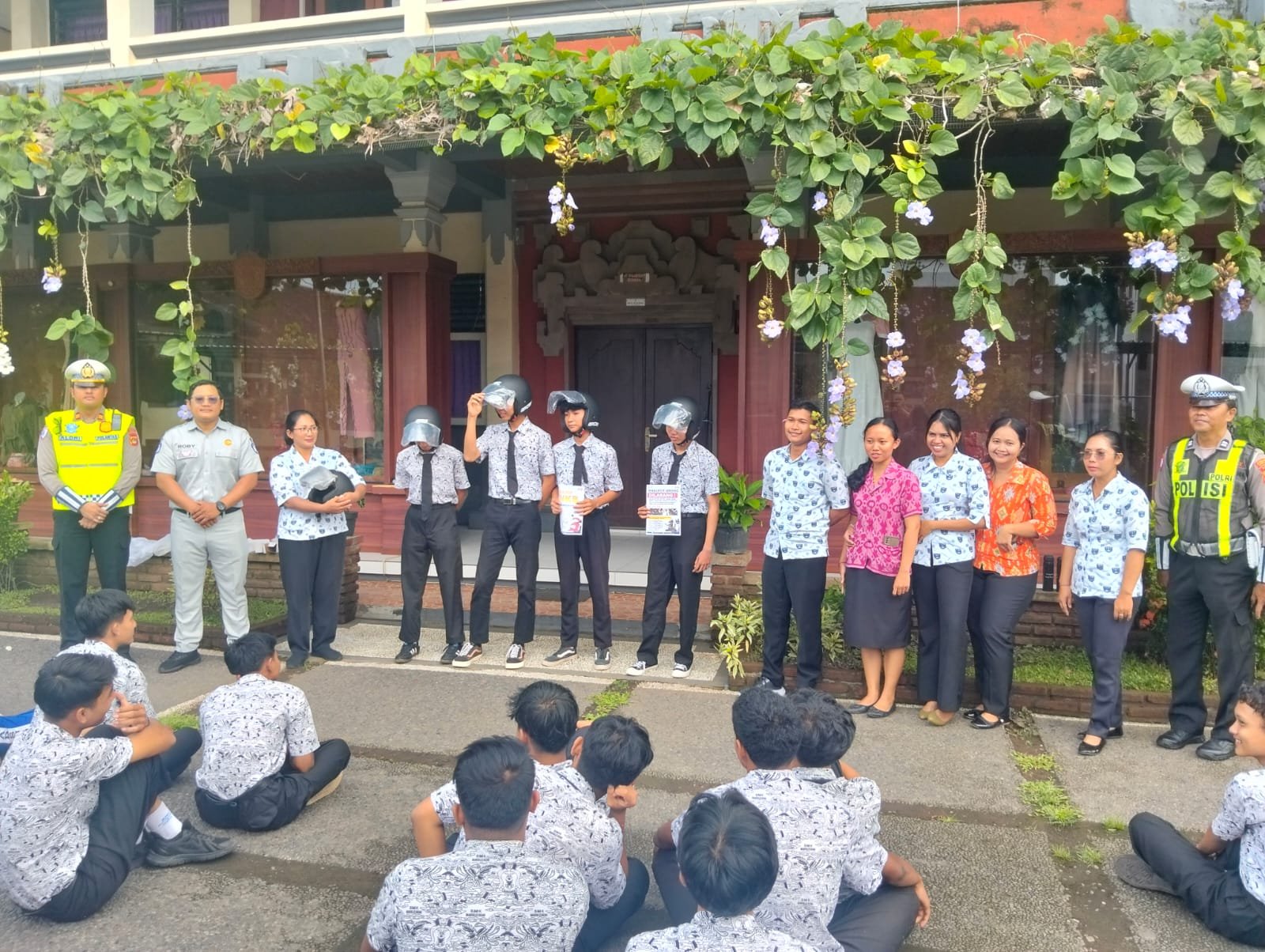 Jasa Raharja Jembrana Dukung Police Go To School di SMK Marsudirini
