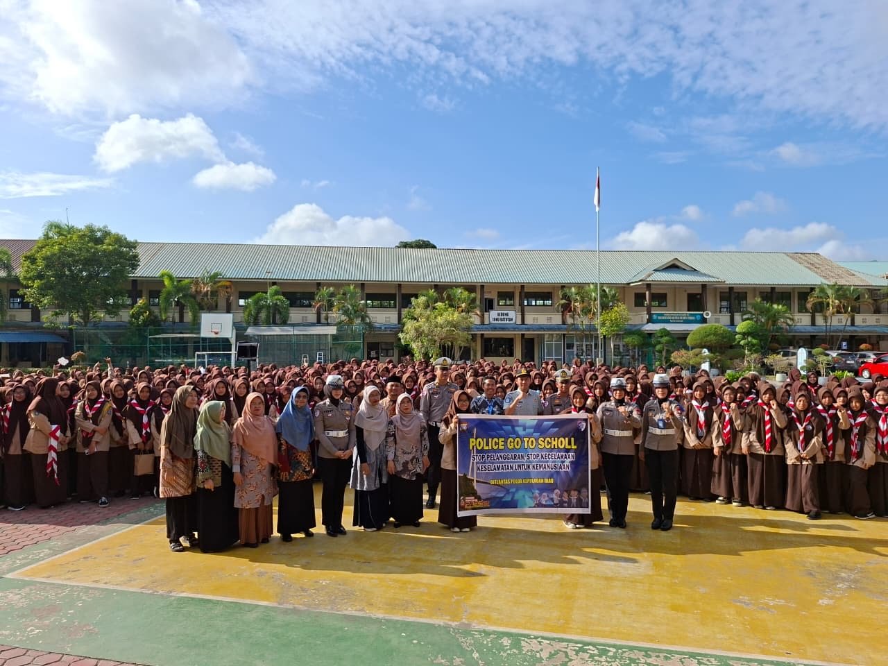 Tekan Kecelakaan Wilayah Sagulung dan Batu Aji, Jasa Raharja dan Polda Kepri Gelar Program Sosialisasi Keselamatan dan Podcast Lalin di MAN Kota Batam