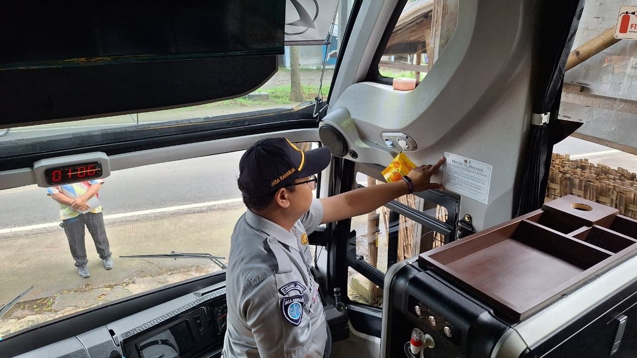 Upaya Peningkatan Keselamatan Lalu Lintas, Jasa Raharja Cabang Cirebon Gelar Ramp Check di PT Aka Panorama Wisata dan PT Bukit Jaya Mandiri Kab Kuningan