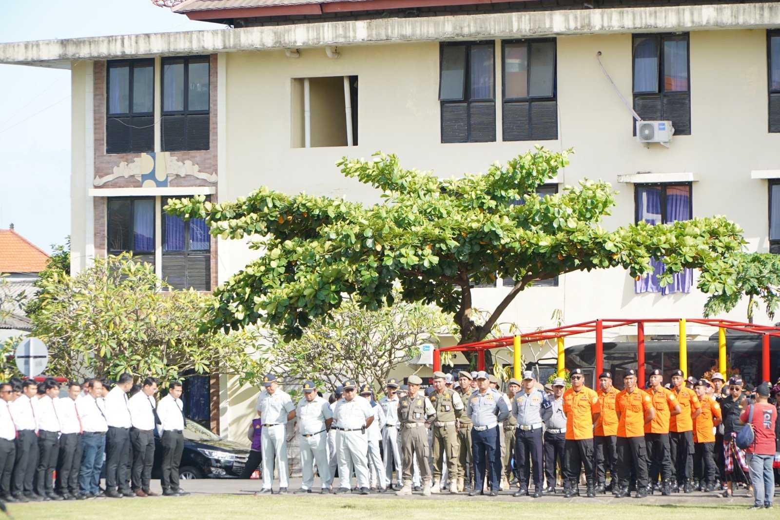 Dukung Pengamanan Nyepi dan Idul Fitri 2026, Jasa Raharja Bali Hadiri Apel Gelar Pasukan Operasi Ketupat Agung