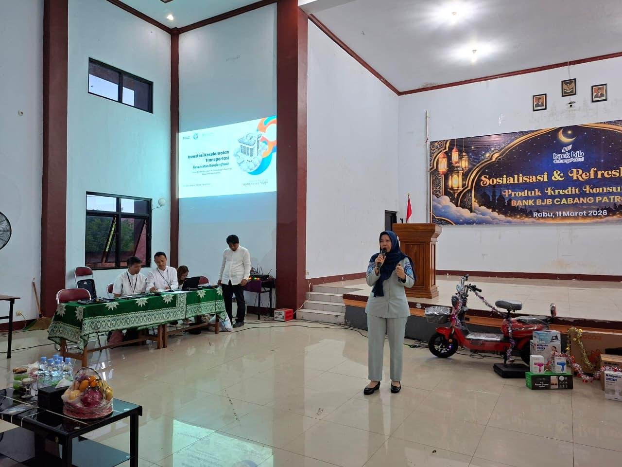 Wujudkan Budaya Tertib dan Aman: bank bjb Cabang Patrol bersama Tim Samsat Induk Haurgeulis Gelar Safety Campaign