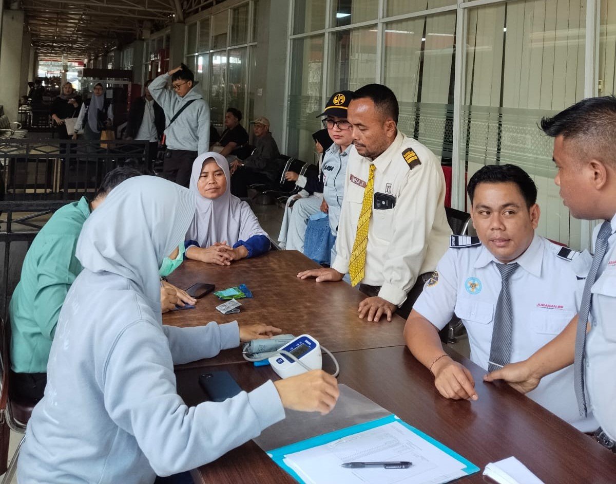 Jamin Keselamatan Mudik 2026, Jasa Raharja Purwakarta & RS Hamori Gelar Layanan Kesehatan Gratis di Rest Area Rosalia Indah Subang