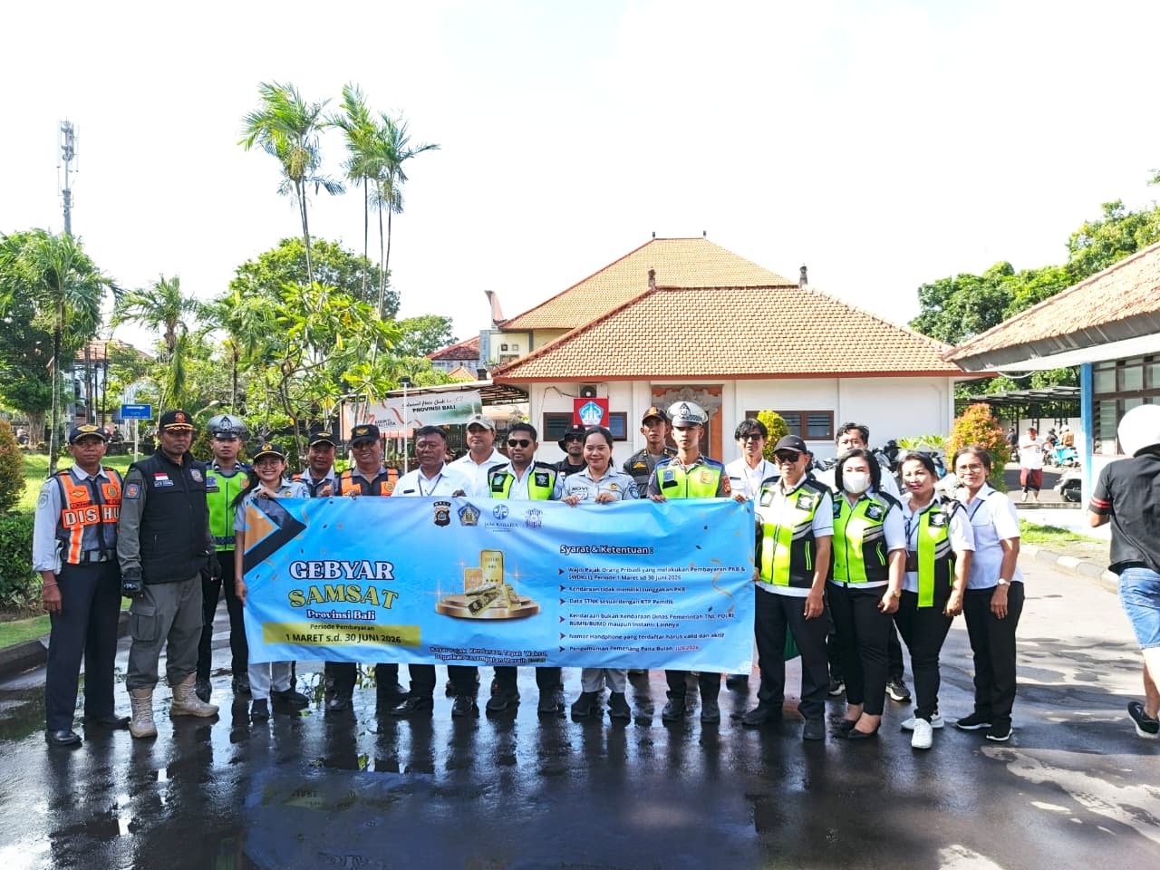Jasa Raharja Bali Bersama Mitra Gelar Razia Gabungan dan Sosialisasi Program Gebyar Emas