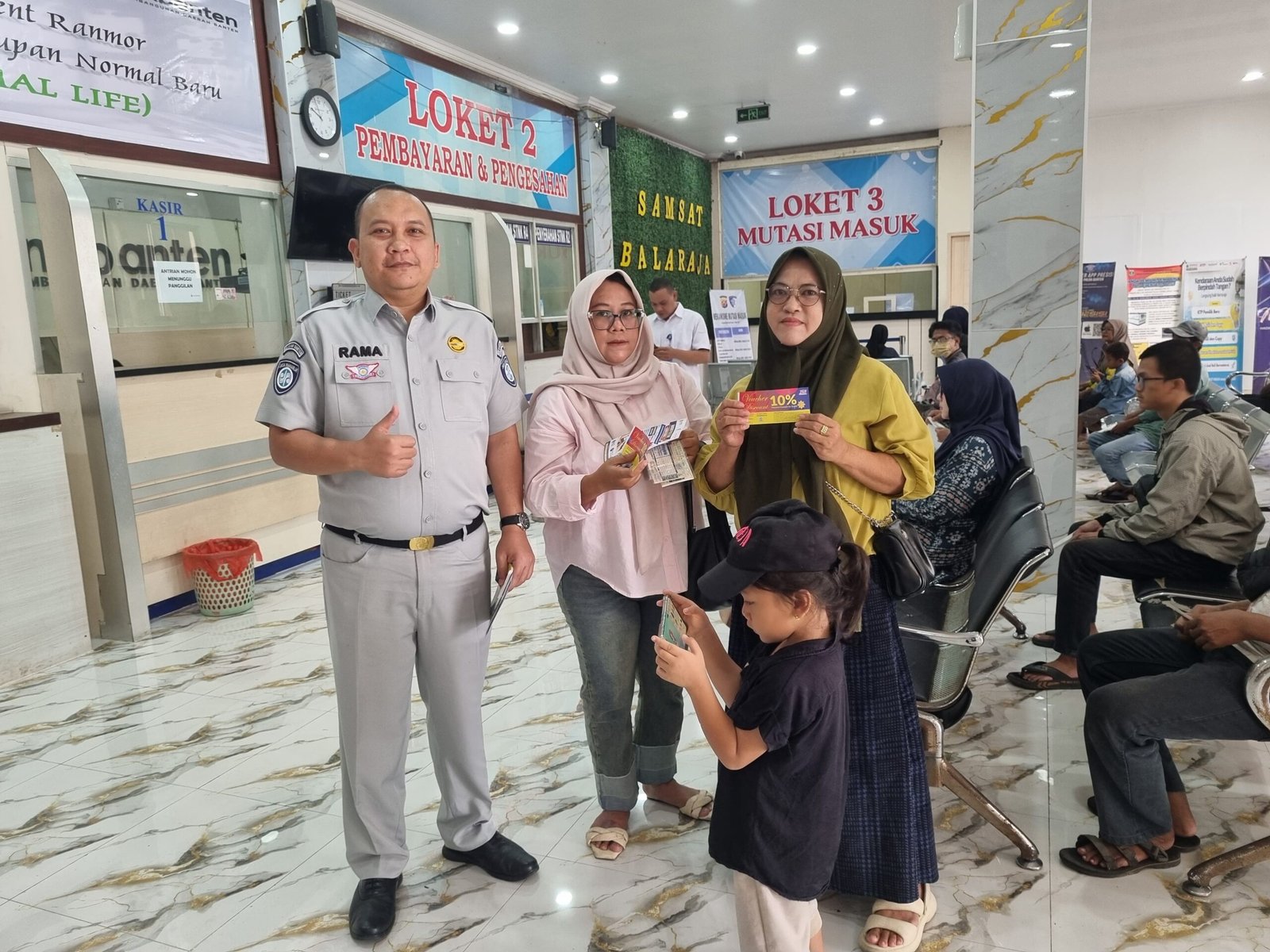 Ingatkan Bayar Pajak Kendaraan, Jasa Raharja Sosialisasi dan Apresiasi Masyarakat Taat Pajak di SAMSAT Balaraja