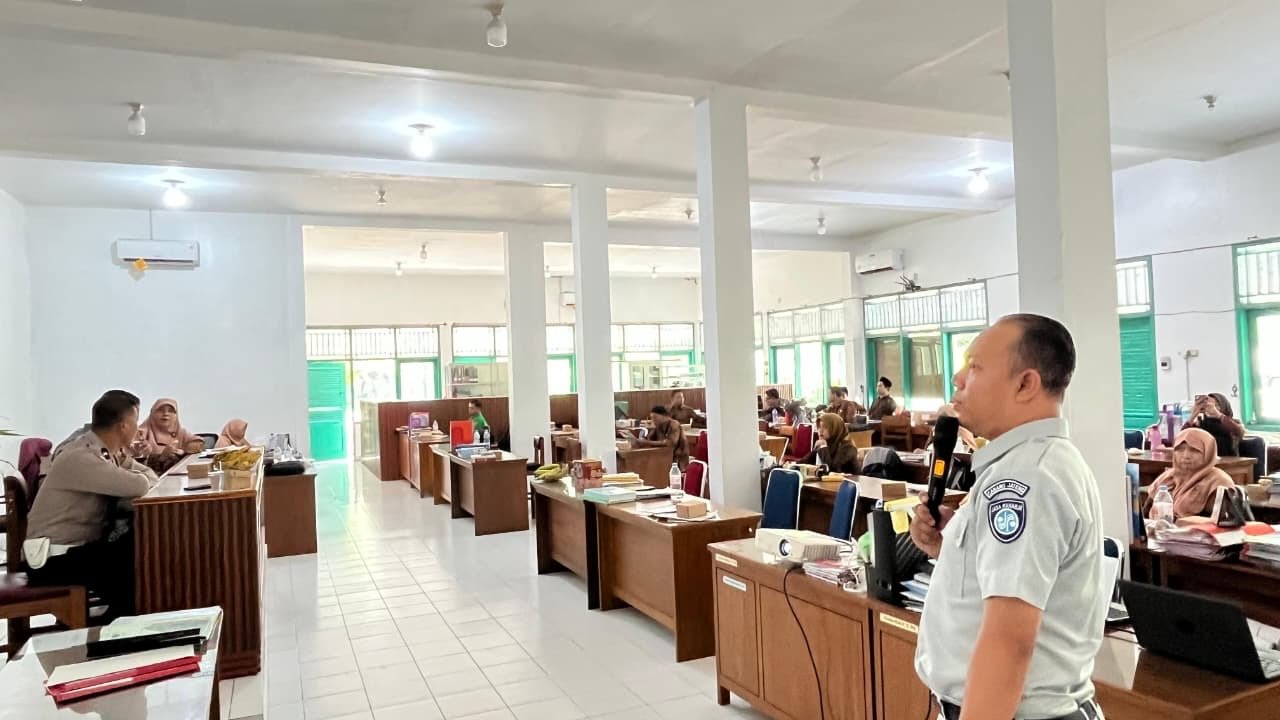 Jasa Raharja Sukoharjo dan Satlantas Polres Karanganyar Gelar PPKL di MAN 2 Karanganyar, Perkuat Kesadaran Tertib Berlalu Lintas Pelajar