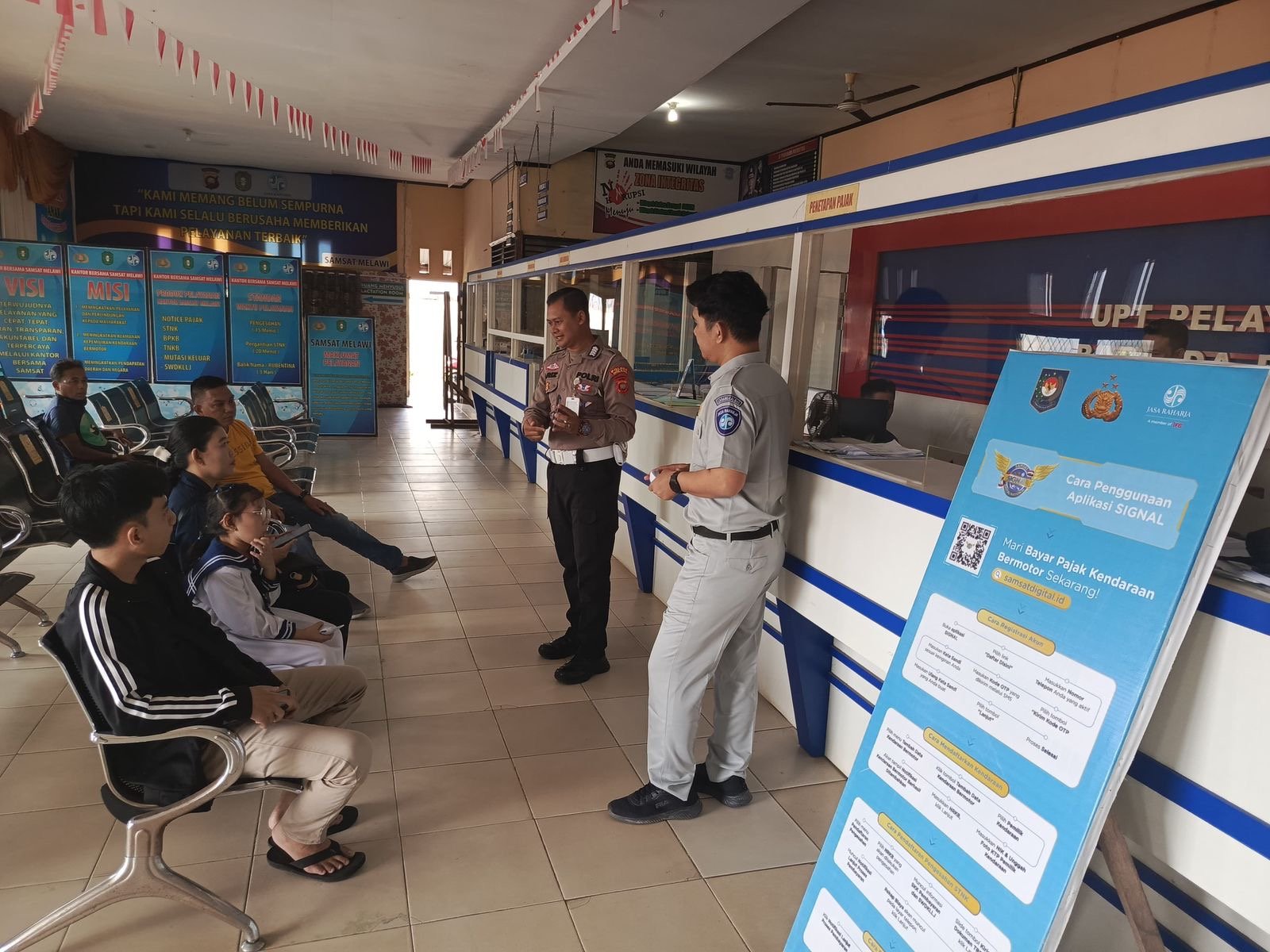 Jasa Raharja Sintang Gencarkan Sosialisasi Aplikasi SIGNAL untuk Permudah Layanan Pajak Kendaraan