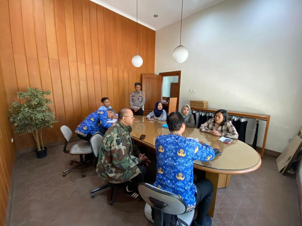 Perkuat Hubungan Dengan Perusahaan Swasta, Jasa Raharja Bandung Bersama Tim Pembina Samsat Kawaluyaan Gelar Operasi Khusus Samsat