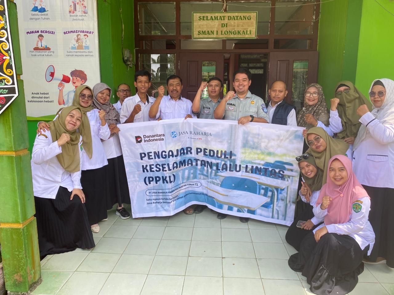 Kolaborasi Edukasi Keselamatan Jalan : PT Jasa Raharja Kanwil Kalimantan Timur Implementasi PPKL di SMAN 1 Long Kali Kab. Paser