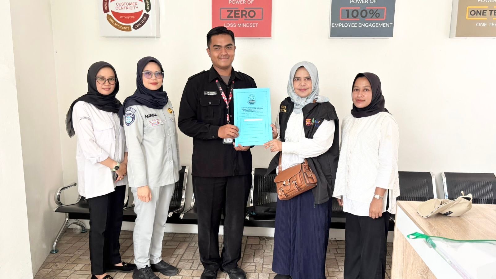 Dorong Kepatuhan Pajak Kendaraan, Jasa Raharja Kanwil Jawa Barat Bersama Tim Pembina Samsat Kabupaten Bandung II Soreang Lakukan Opsus Perusahaan