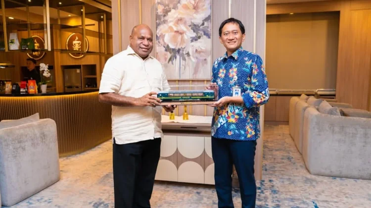 Bertemu Dirut PT KAI, Gubernur Fakhiri Bakal Hadirkan Kereta Api di Papua