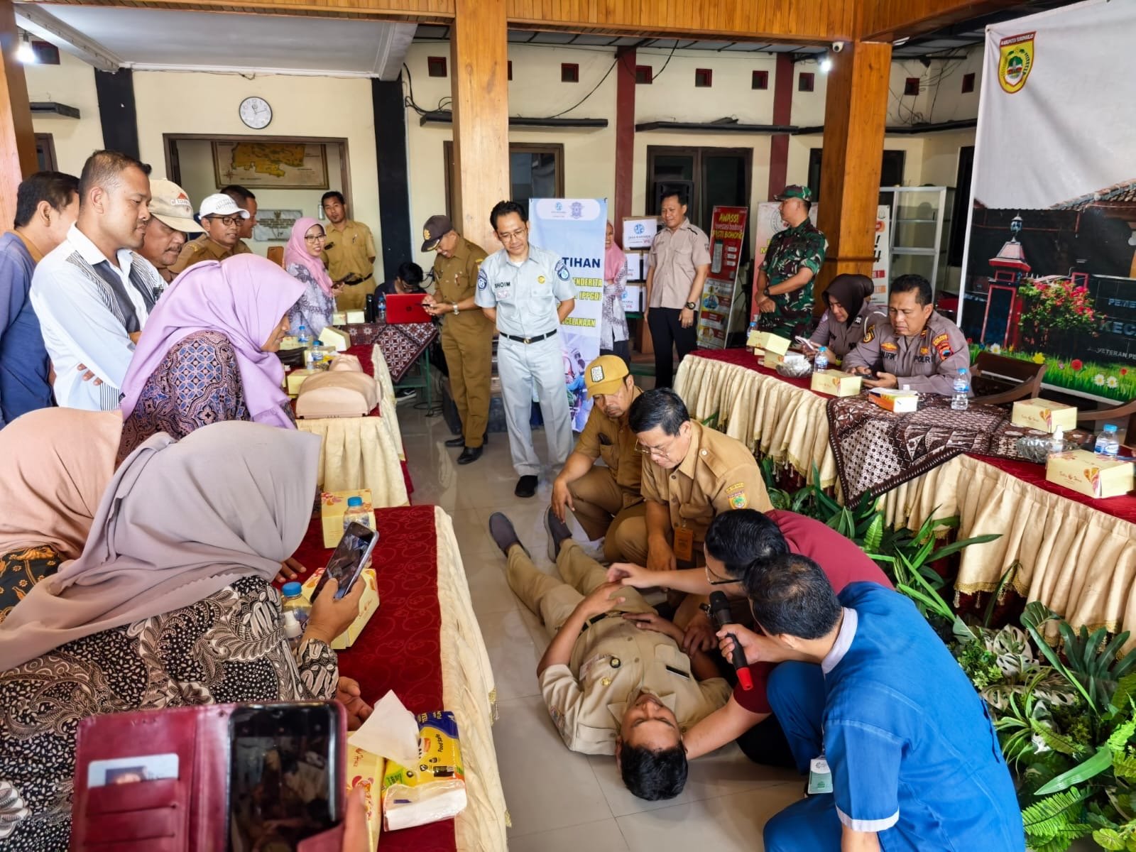 PT Jasa Raharja Cabang Sukoharjo Gelar Pengobatan Gratis dan Sosialisasi Penanganan Gawat Darurat Bersama RS Nirmala Suri di Kecamatan Mojolaban