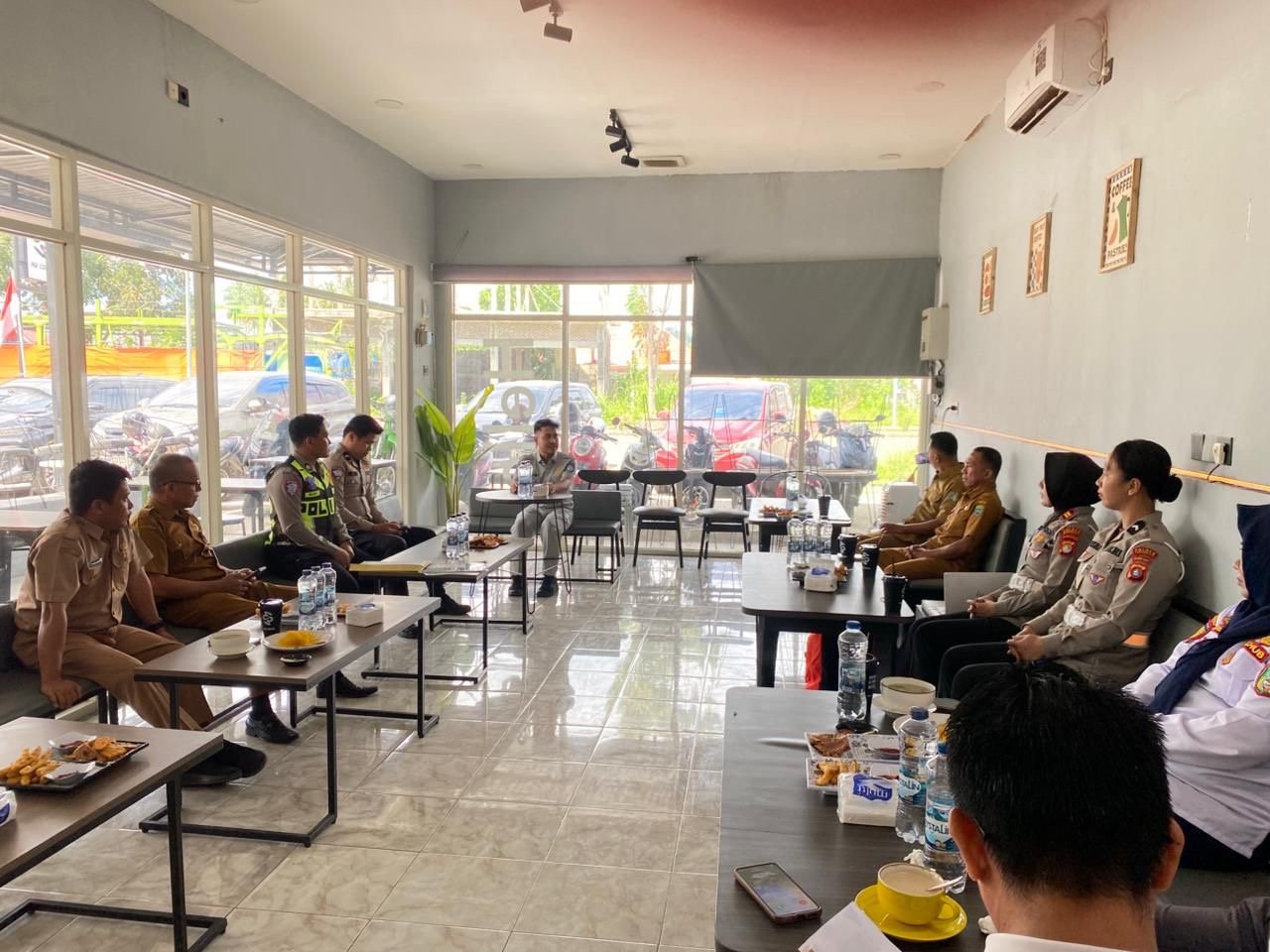 Dalam rangka Memperkuat Sinergi dan Meningkatkan Keselamatan Berlalu Lintas : Jasa Raharja Mamuju Utara Melaksanakan Giat Forum Komunikasi Lalu Lintas (FKLL) Bersama Stekholder Terkait