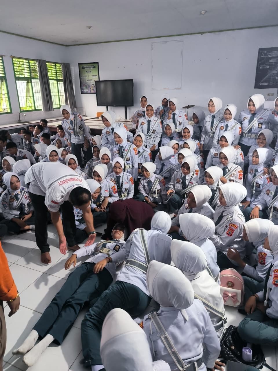 Jasa Raharja Gelar Pelatihan PPGD di SMAN 15 Bone, Tingkatkan Kesiapsiagaan Pelajar dalam Penanganan Korban Kecelakaan