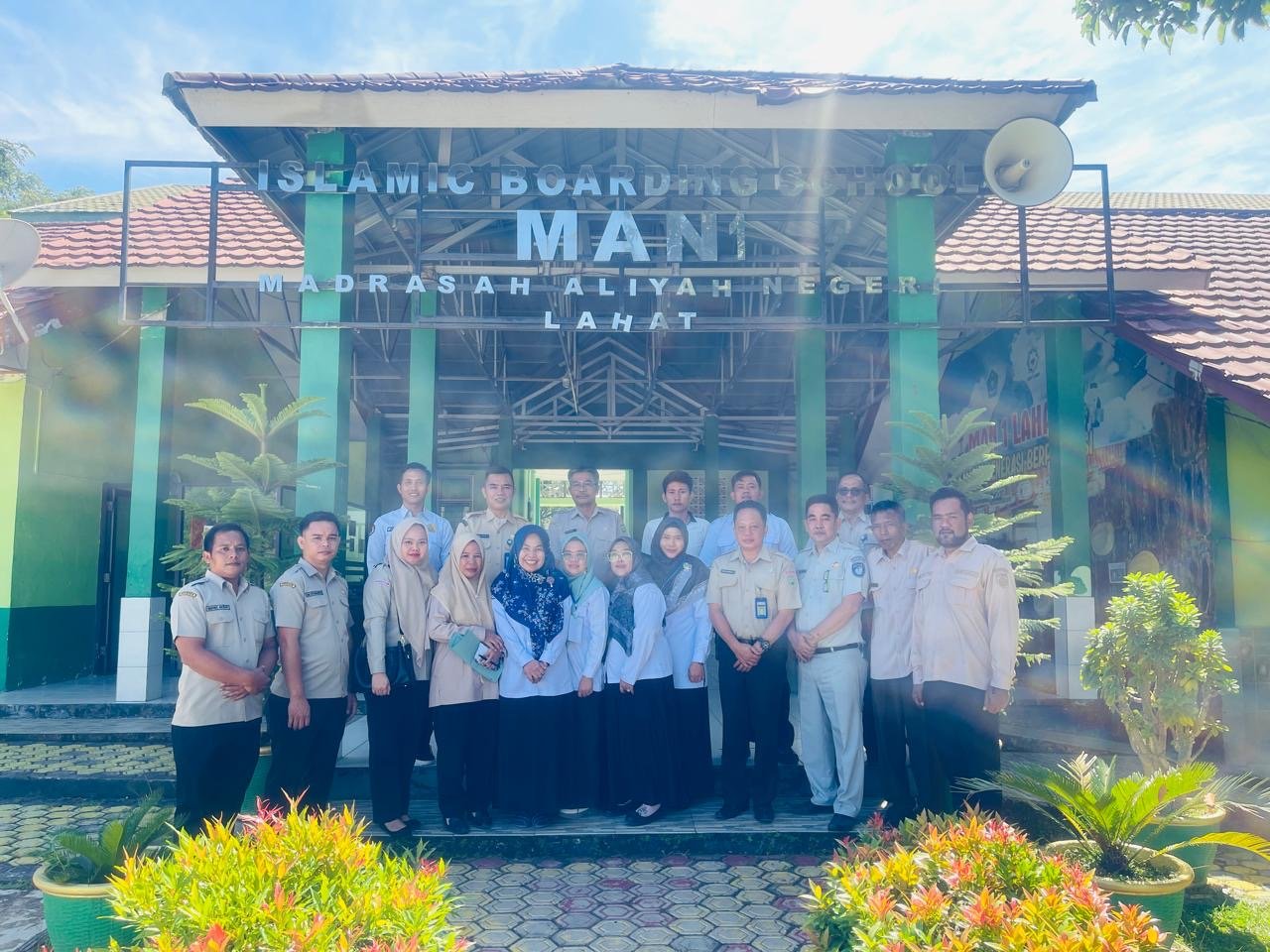 Siguntang Menyapa Hadir di SMA Muhammadiyah Lahat, Dukung Validasi Data Kendaraan Bermotor dan Optimalisasi Kepatuhan Pajak