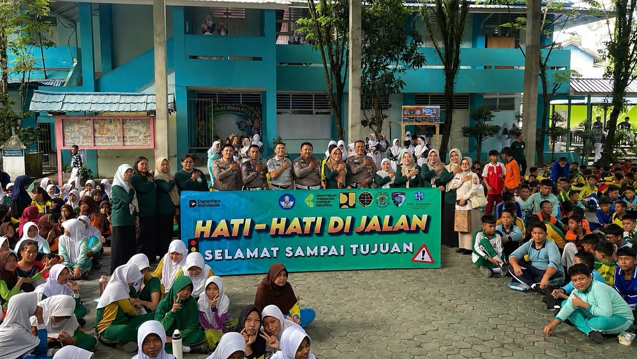 Tanamkan Budaya Tertib Berlalu Lintas Sejak Dini, Jasa Raharja Gelar PPKL dan Safety Campaign di SMP Negeri 10 Balikpapan