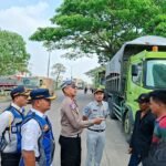 Komitmen Keselamatan Transportasi, Jasa Raharja Bersama Dishub dan Kamsel Polres Cilegon Tertibkan Truk Parkir Sembarangan di Jalan Lingkar Selatan